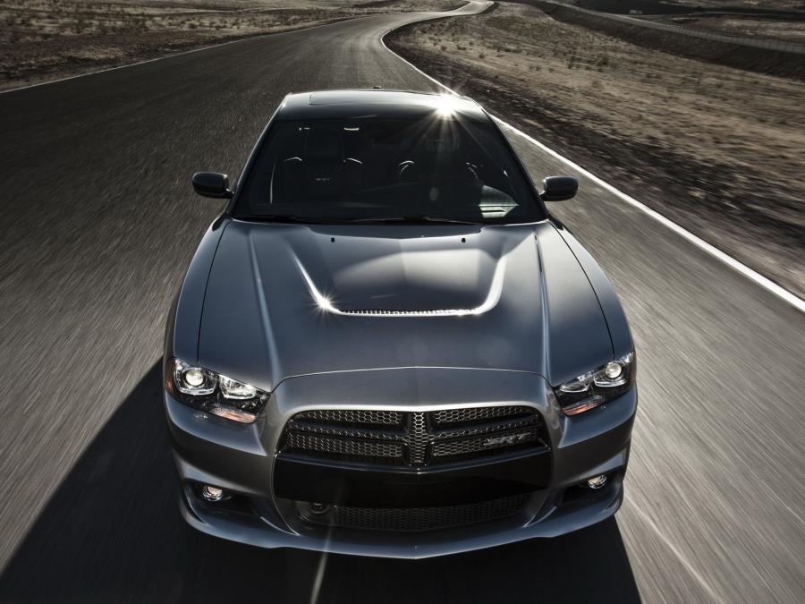  Dodge Charger SRT8 2011 года  (фото 18 из 22)
